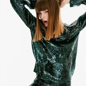 NWT!! ZARA Green Sequin High Mock Neck Top Blouse Stretch St Patick’s Day Medium